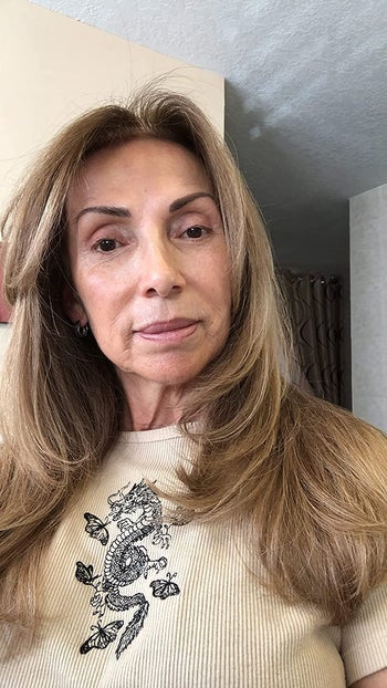 reviewer with blown out hair