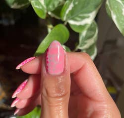 reviewer's close of of a nail design
