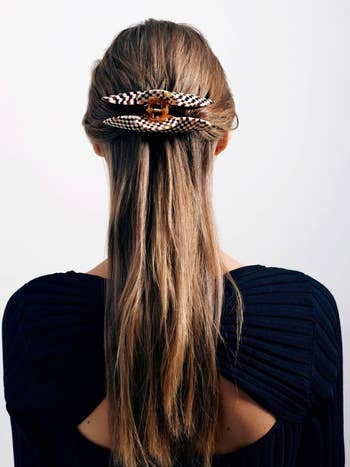 model wearing jumbo heirloom claw clip in hair