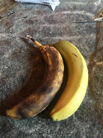 Reviewer comparison of two bananas, one ripe with produce saver and one overripe without