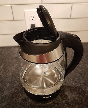 Reviewer image of the electric kettle not boiling with cap open