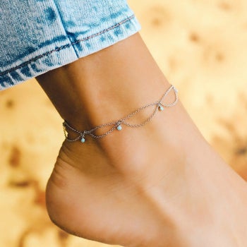 Model wearing the Bondi anklet with jeans