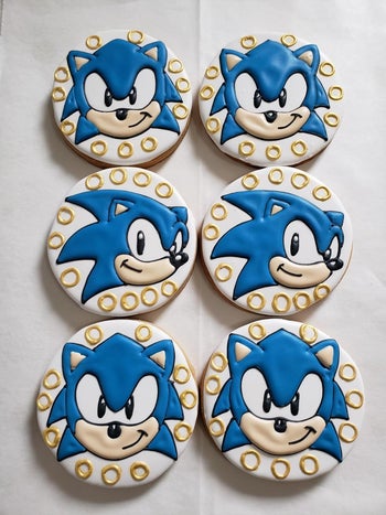 reviewer's cooking frosted with sonic using the piping bags