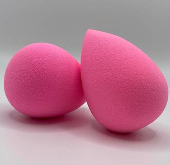 reviewers two pink beauty sponges