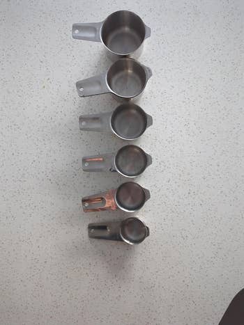 reviewer image showing all the measuring cups