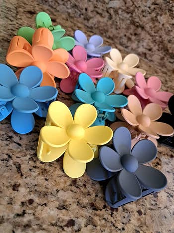 reviewers colorful flower claw clips