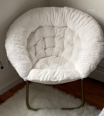 Reviewer image of white saucer chair