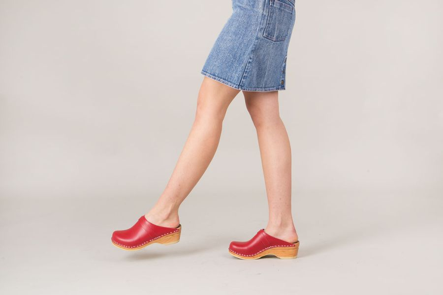 32 Best Clogs That Will Become Your Go-To Shoes This Fall