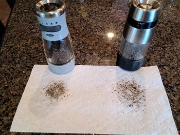 reviewer's demonstration and comparison of finely ground pepper with oxo grinder and competitor