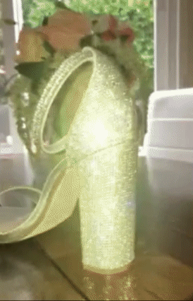 reviewer gif showing the shimmery heel