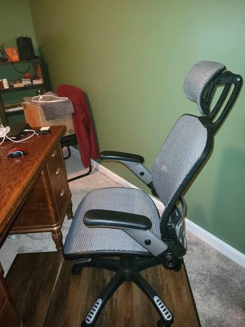 reviewer image of the grey mesh desk chair