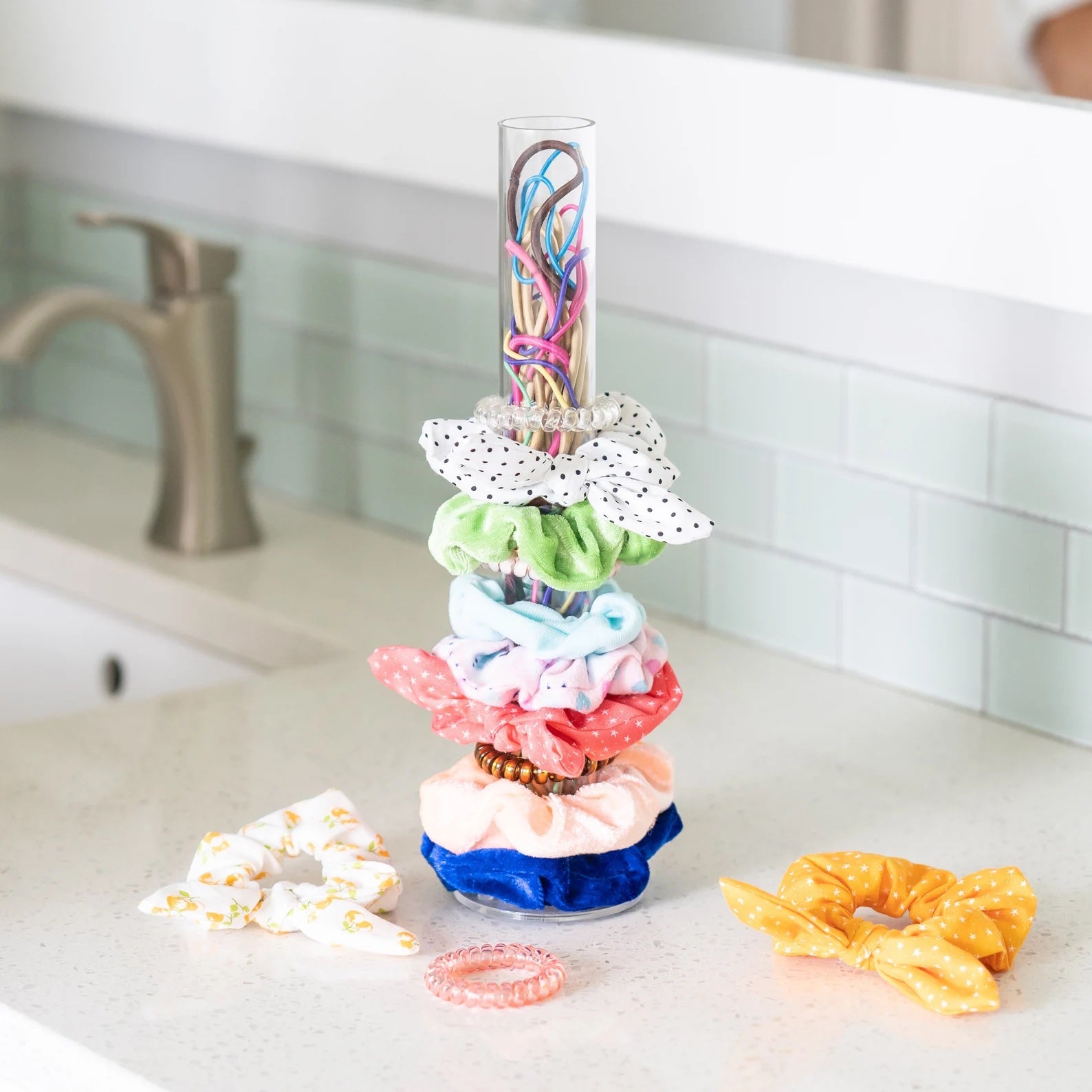 vertical holder of scrunchies