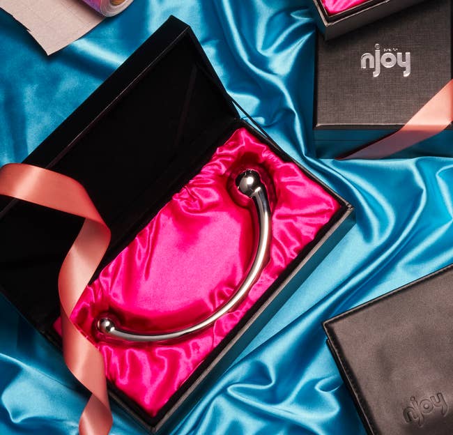 56 Sex Toys That Make Perfect Valentine's Day Gifts 56 Sex Toys That Make Perfect Valentine's Day Gifts