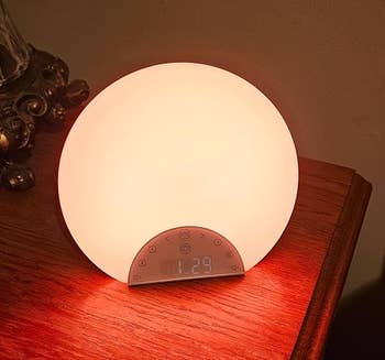 29. Lamp emits brushed  light, suitable for chamber  decor