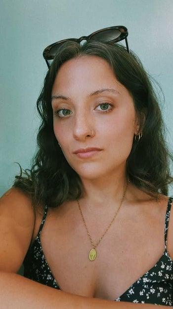 another reviewer wearing the daily version