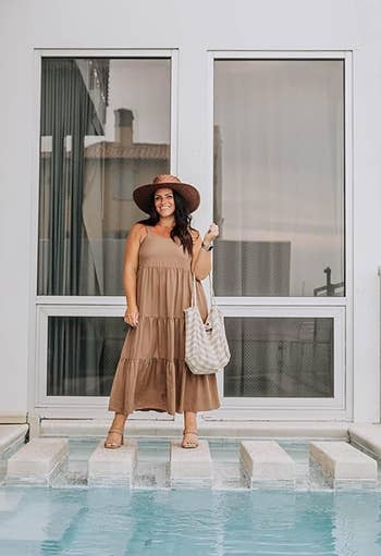 a reviewer in the tan maxi drss