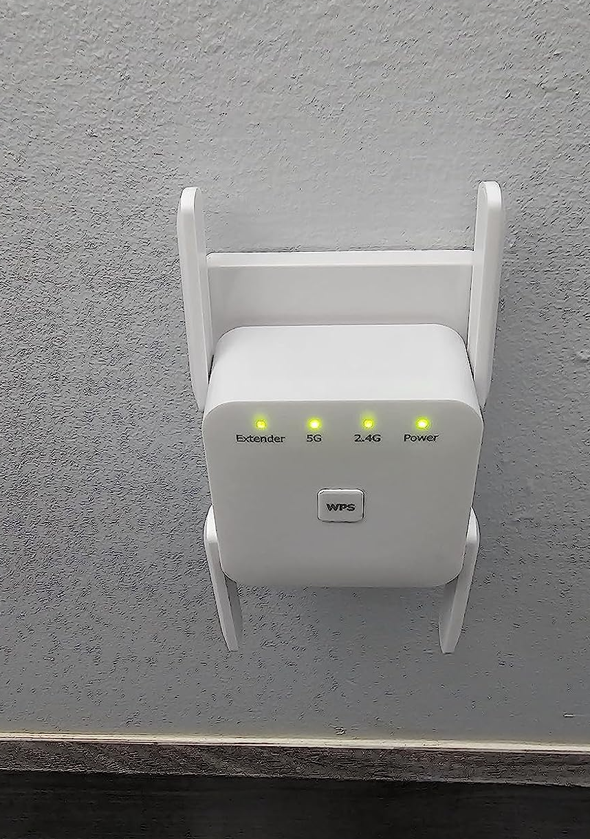 reviewer's extender plugged in