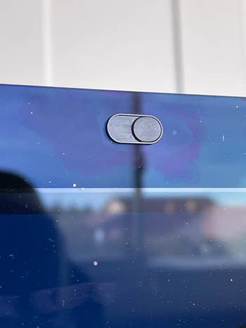 the reviewer showing the cover closed