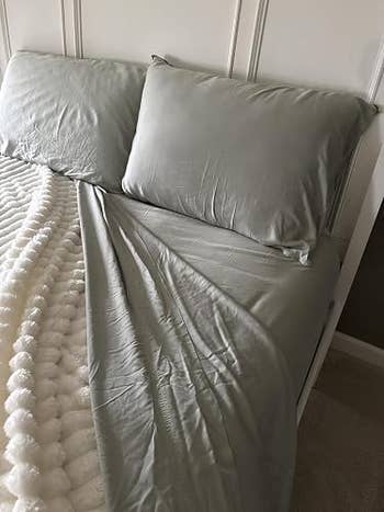 Bed with the grey bamboo sheets