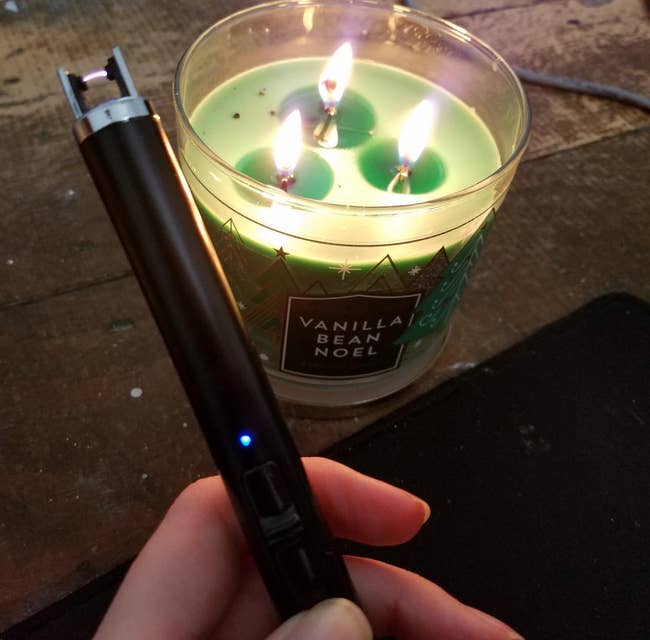 A reviewer showing the lighter lit up