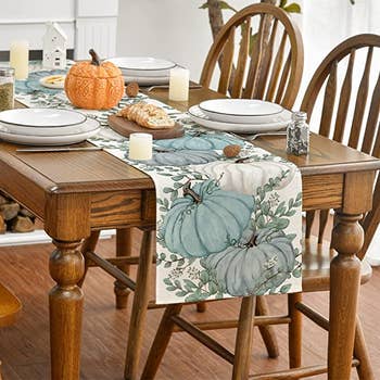 photo of the runner with place settings