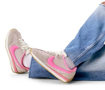 27 Comfy Travel Shoes From DSW You Need Now