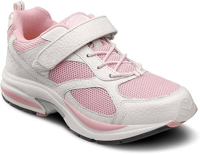 Gym shoe in pink and white 