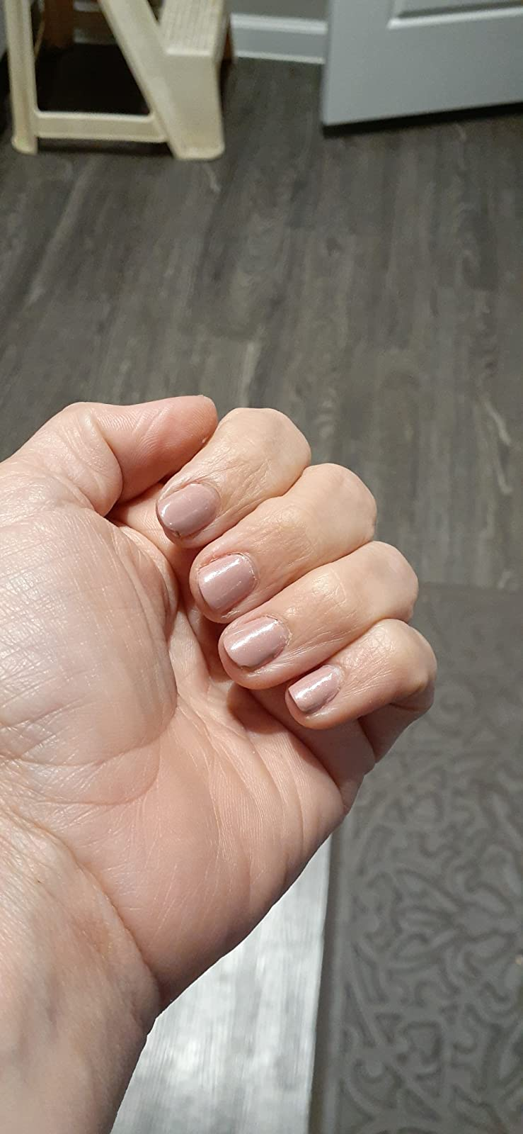 image of reviewer's dry, painted nails