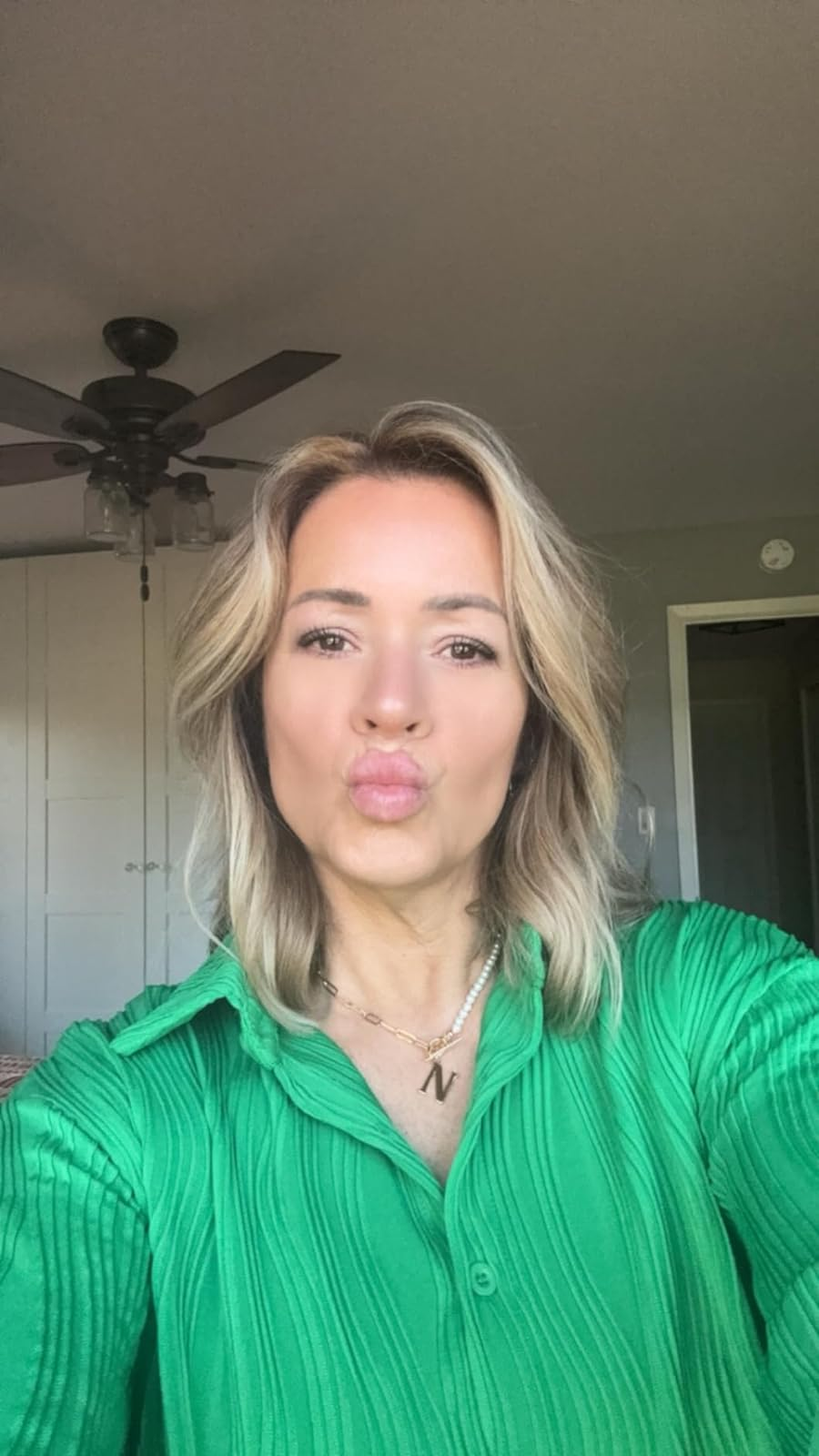 reviewer selfie showing disconnected  hairsbreadth  aft  utilizing product