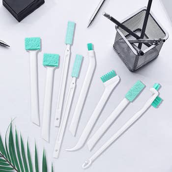 the eight-piece set of cleaning brushes