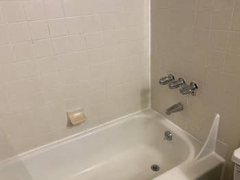 a reviewer's bathroom all clean and free of mold