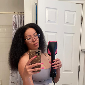 reviewer with long straightened hair