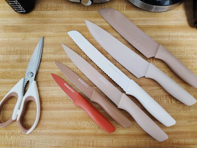 the room knives