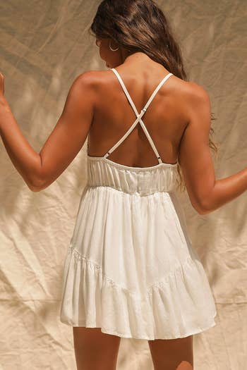 model showing crisscross strap back