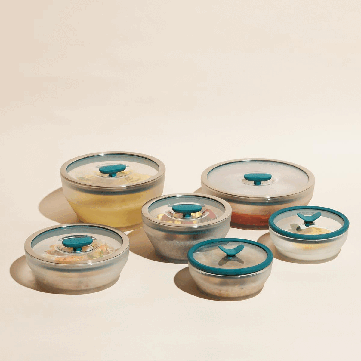 six dishes with lids