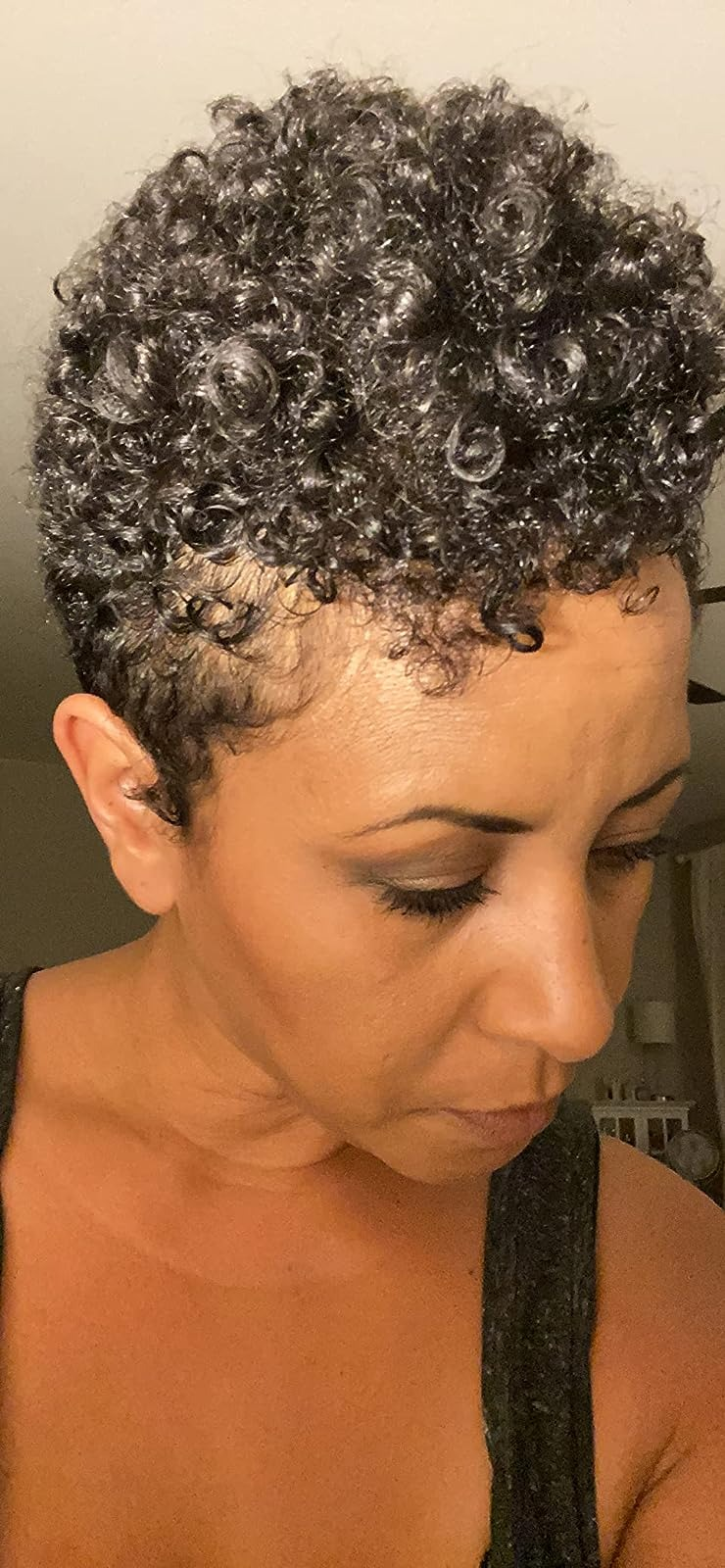 another reviewer with short, shiny, coils