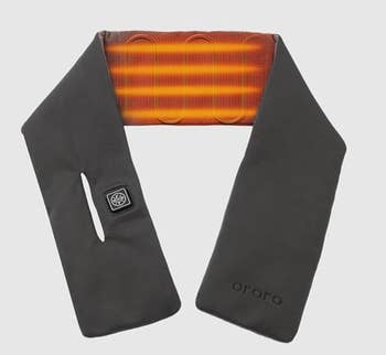 product image showing the heat radius along the back of the gray scarf