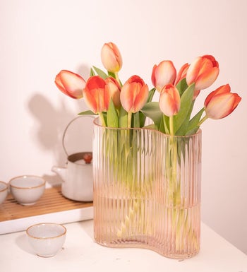 the same vase in pink
