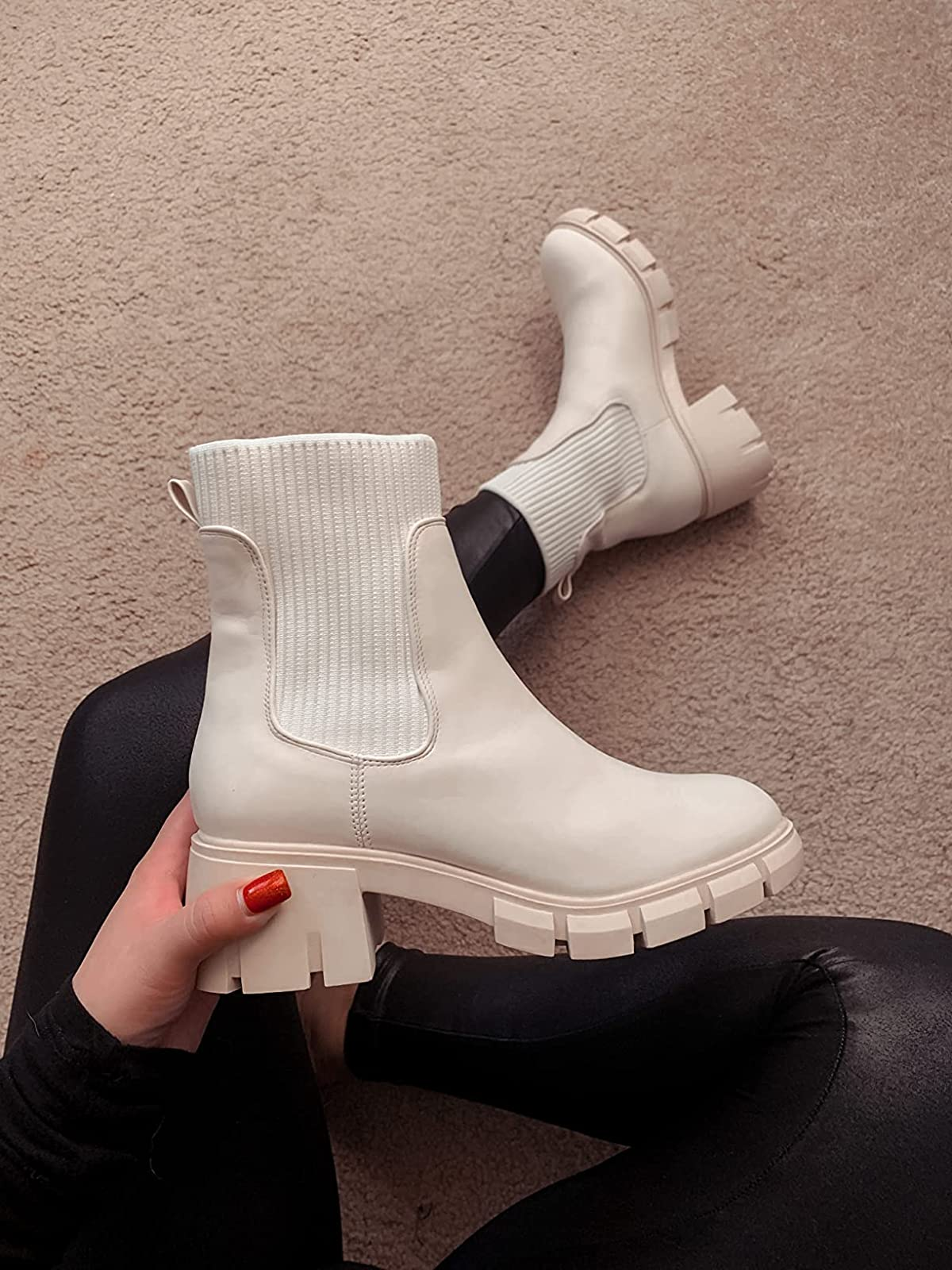 comfortable women's boots for wide feet