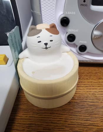 small cat-shaped ceramic diffuser