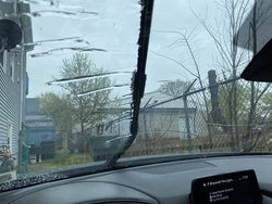 Same reviewer showing their wiper in motion