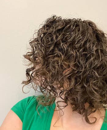 another reviewer with healthy-looking curls