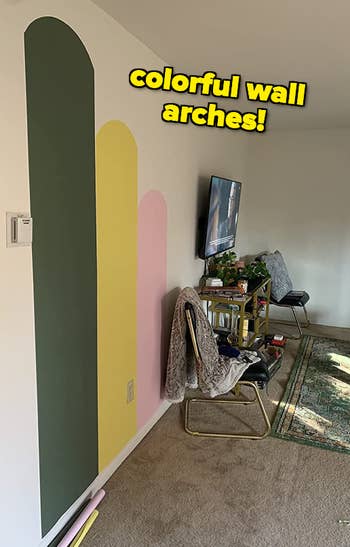 a reviewer makes wall arches