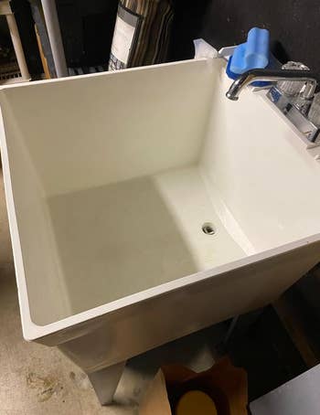 sink basin clean 