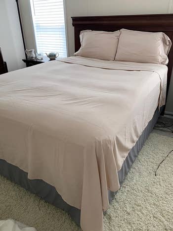 Reviewer image of beige sheets