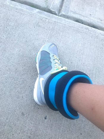 reviewer wearing same ankle weight in blue 