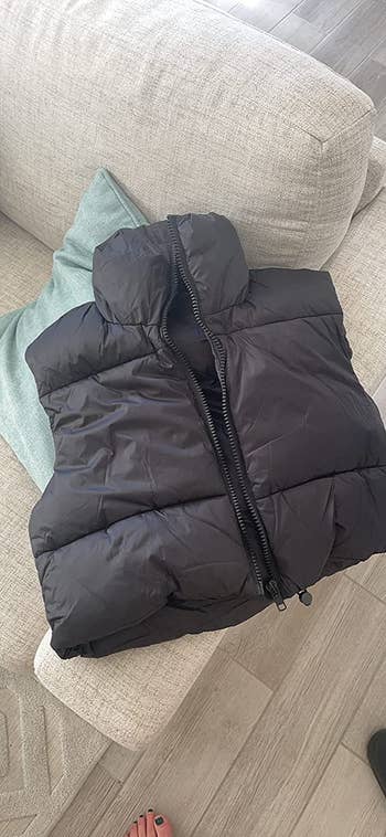 reviewer image of the cropped puffer in black