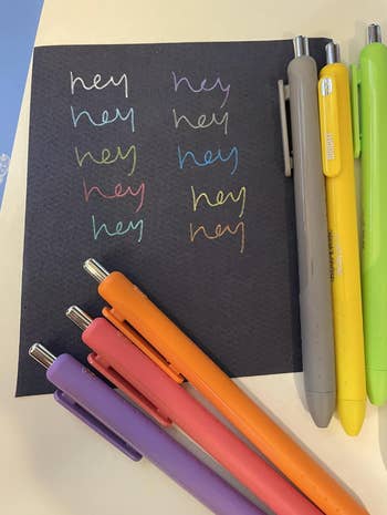 Ballpoint pens successful  divers  colors with 