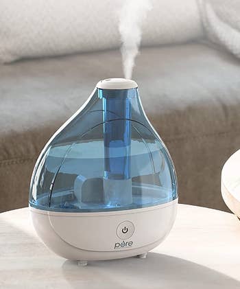 the humidifier producing a thick mist