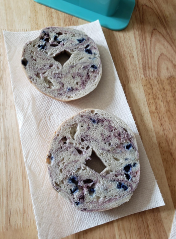 A perfectly sliced bagel 